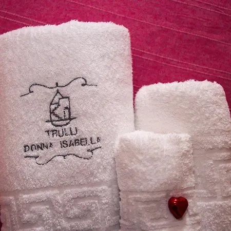 Trulli Donna Isabella 2 לינה וארוחת בוקר לוקורוטונדו