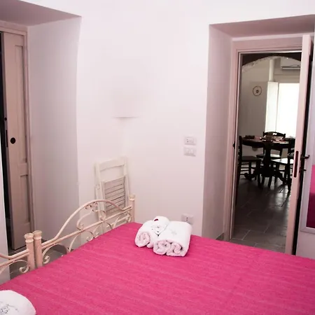 Trulli Donna Isabella 2 * 로코로톤도