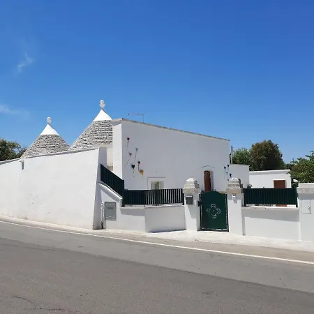 Trulli Donna Isabella 2 לינה וארוחת בוקר