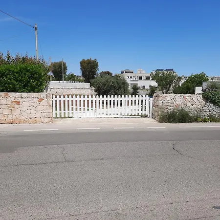 Trulli Donna Isabella 2 לינה וארוחת בוקר לוקורוטונדו