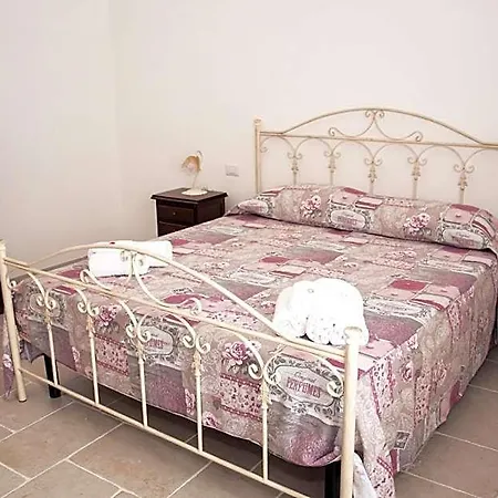 Trulli Donna Isabella 2 Bed and Breakfast